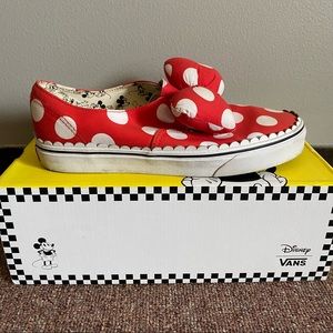 Disney x Authentic Gore Vans ‘Minnie’s Bow’